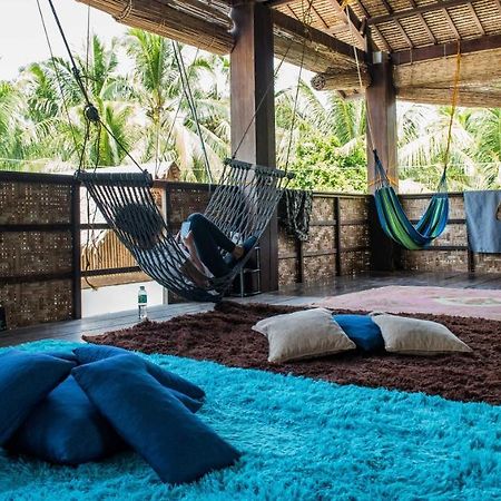 Footprints Homestay (Adults Only) Хенерал Луна Екстериор снимка