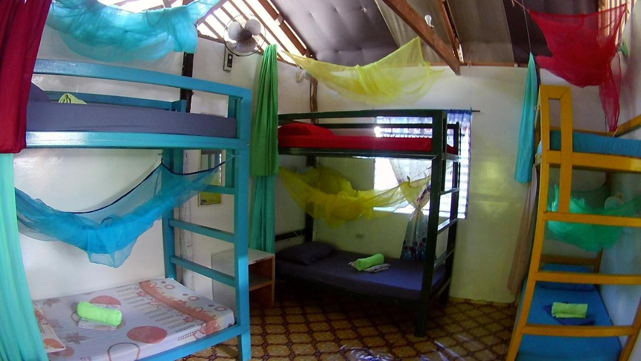 Footprints Homestay (Adults Only) Хенерал Луна Екстериор снимка